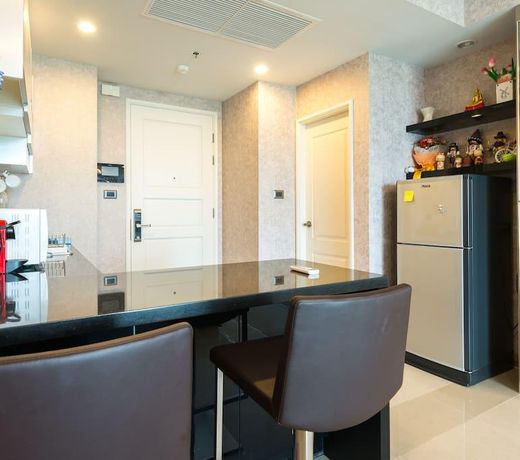 Brand-New Luxury Grand Living @ Rachada MRT