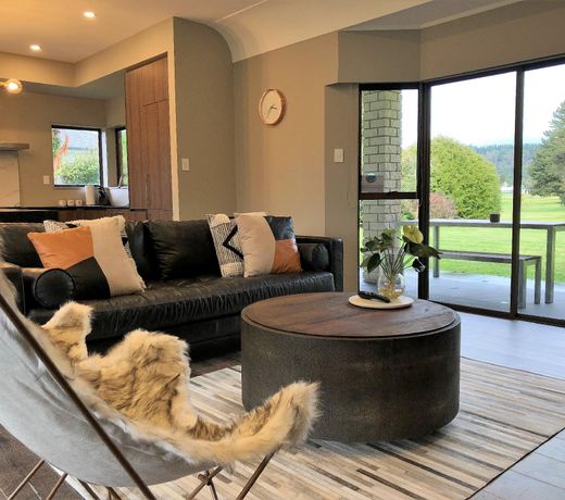 Luxury Golf-Side Lodge with View - K Lodge Rotorua
