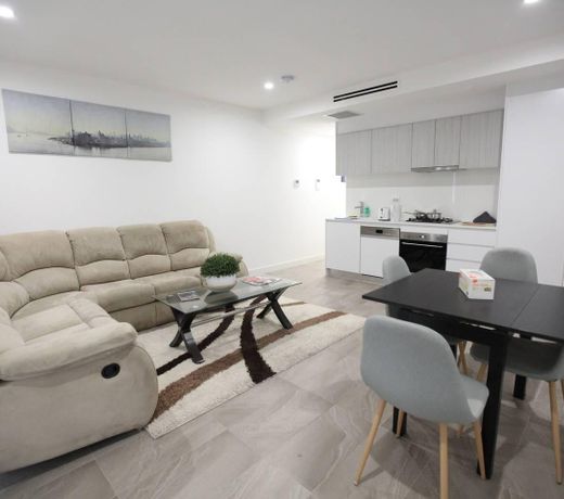 Dee Why Beach Holiday Apartment With Parking