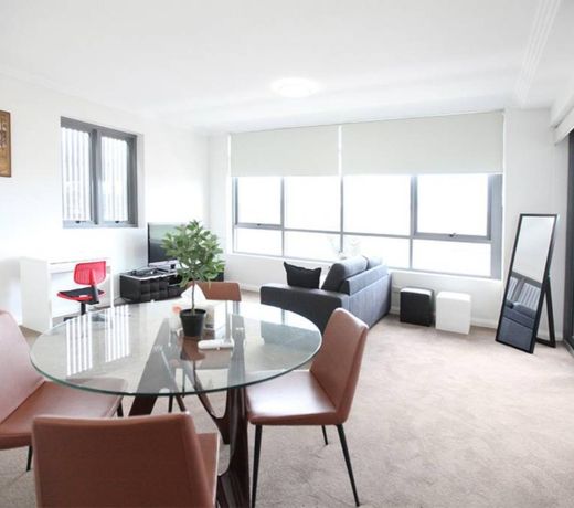 Mascot Stylish 2BD Apartment w Parking 1-7 Guests