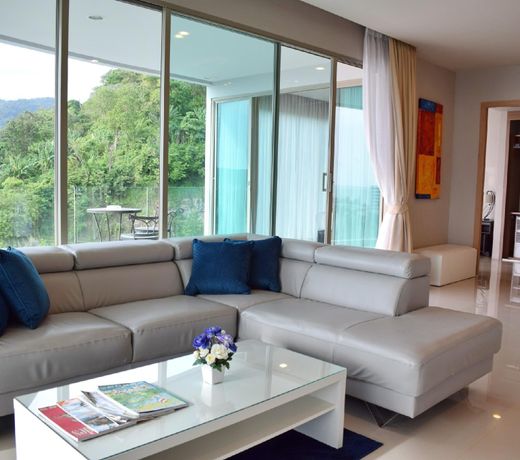 Two Beds Seaview with Jacuzzi on Balcony