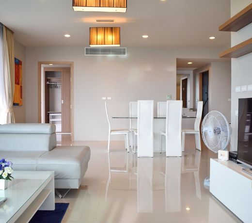 Two Beds Seaview with Jacuzzi on Balcony