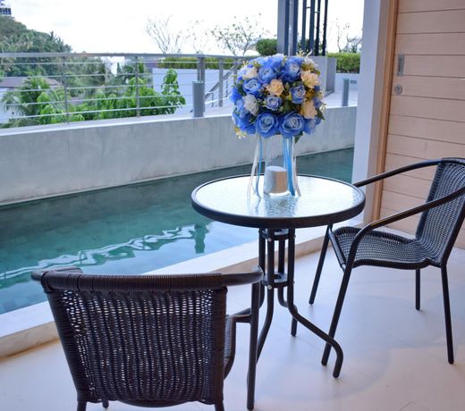 Studio Pool Access Karon Hill - G16