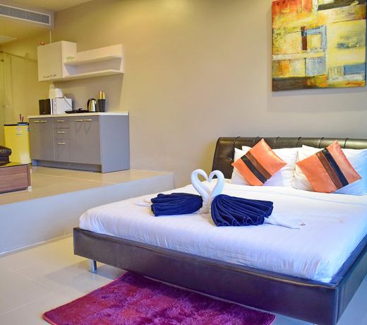 Studio Pool Access Karon Hill - G16