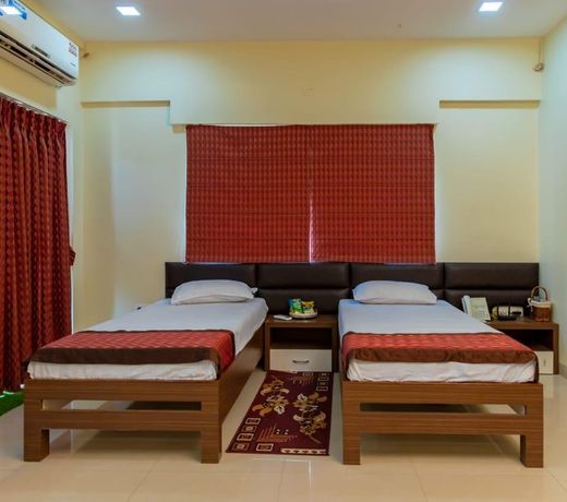 Studio Serviced Apartment at Amanora Park Town