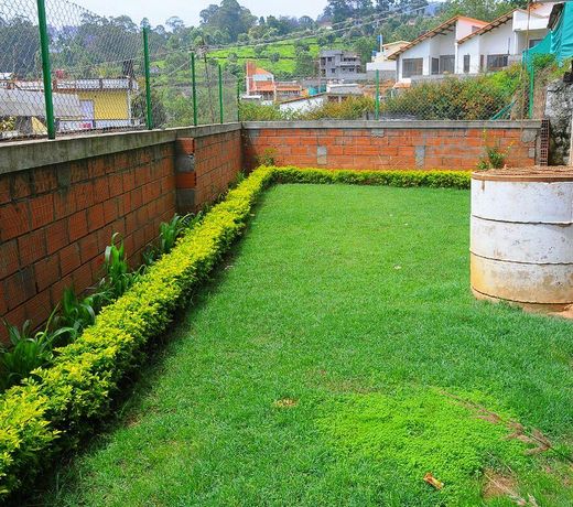 5 BED ROOMS  Entire GUEST HOUSE for only families