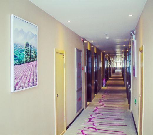 Lavande HotelsÂ·Lasa Railway Station