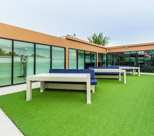 Luxury condo, rooftop bar, pool and gym - 6Av 705