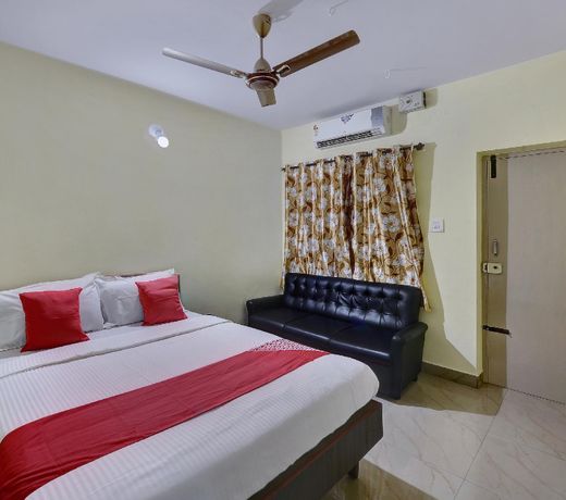 OYO 22499 Vishnu Residency