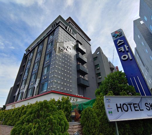 SKY Hotel