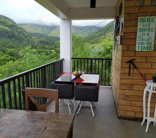 HILLTOP HOUSE near the Mountains, River & Beach
