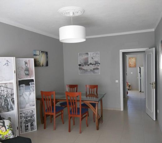 Great location- 2 bed apartment Quarteira beach
