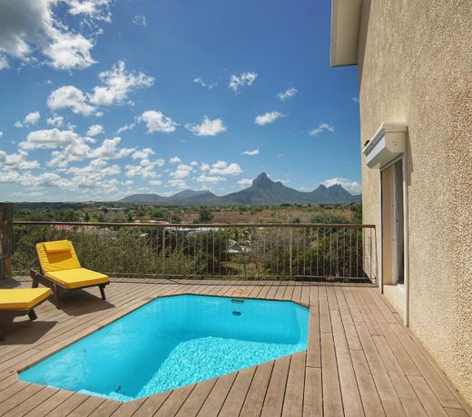 Cosy 1 br house with magnificent view on the river
