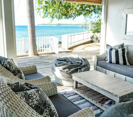 Luxury 5 Bedroom Beachfront Villa on West Coast