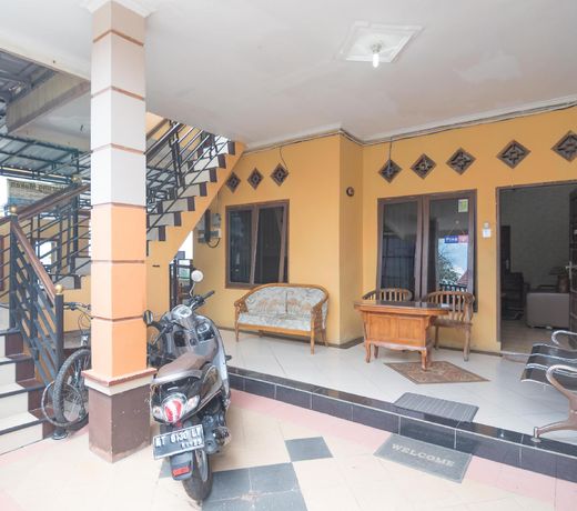 RedDoorz near Sepinggan Airport Balikpapan 2