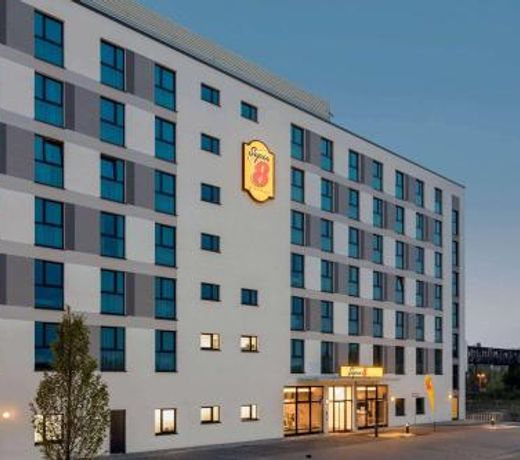 Super 8 by Wyndham Oberhausen am Centro