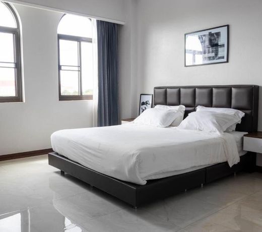 Urbanite Hotel