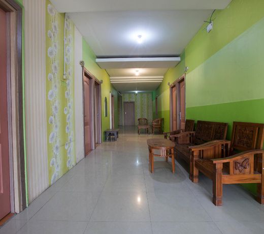 OYO 298 Gemilang Guesthouse Near Siloam Hospitals Kelapa Dua