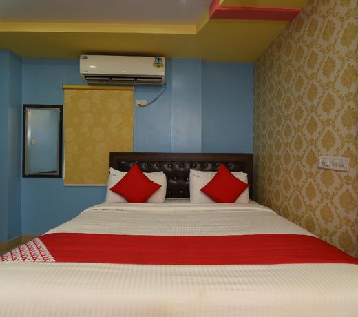 OYO 30568 B Square Inn