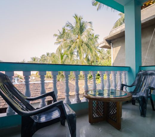 OYO Home 23256 Decent 1 BHK Baga