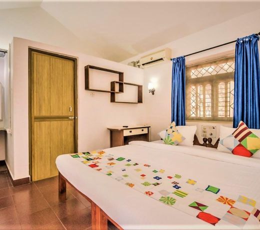 Hotel Boons Ark Resort with swimming pool