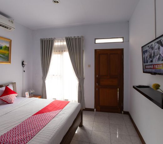 OYO 569 Cigadung Guest House Syariah