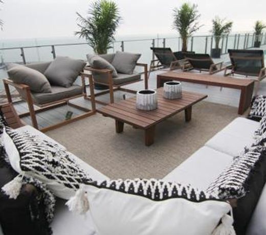 The Flat Apartments & Suites
