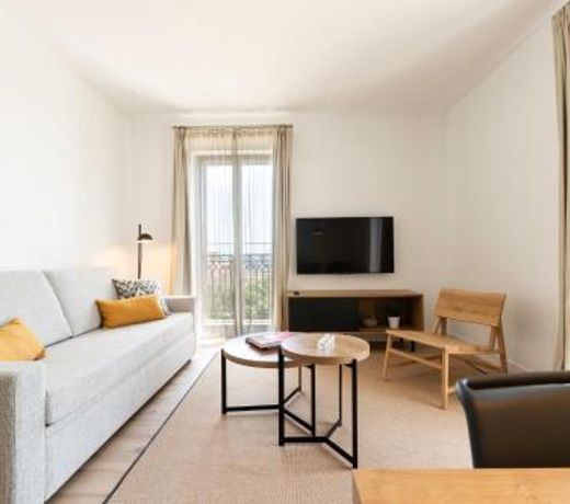 Port Plaza Apartments