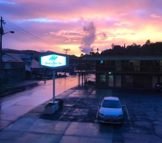 Spruce Pine Inn