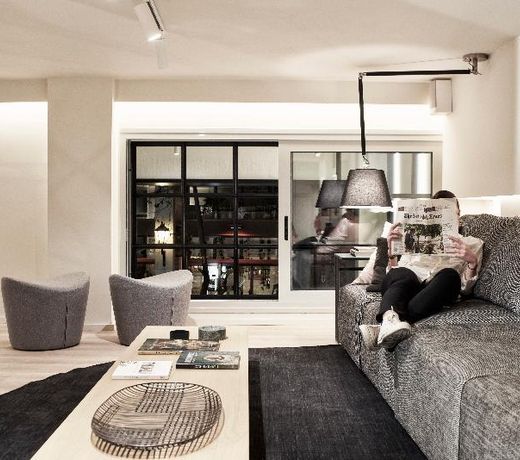 Urban Frame Hotel