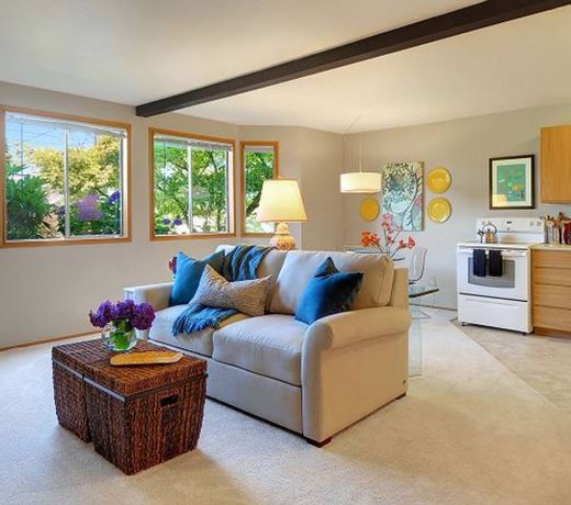 Adorable Phinney Suites Apartment, Secure Parking, Great Walk Score! 10% OFF