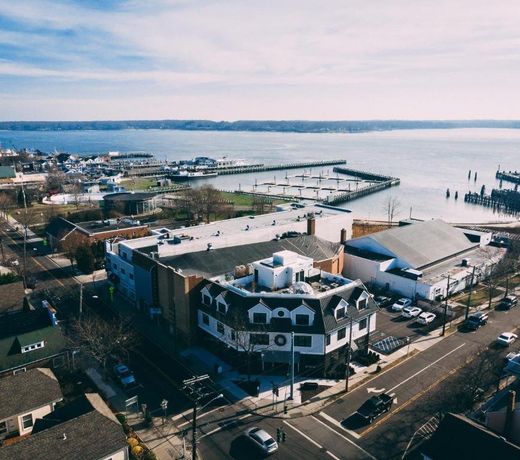 The Menhaden Hotel