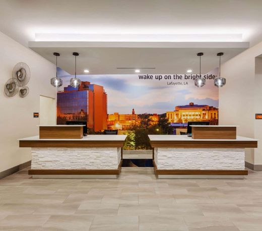 La Quinta Inn & Suites by Wyndham Lafayette Oil Center