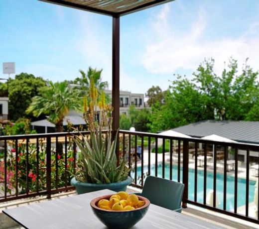 Dorman Suites