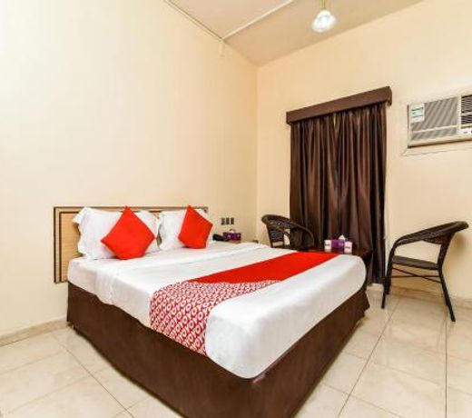 OYO 181 Royal Plaza Residence