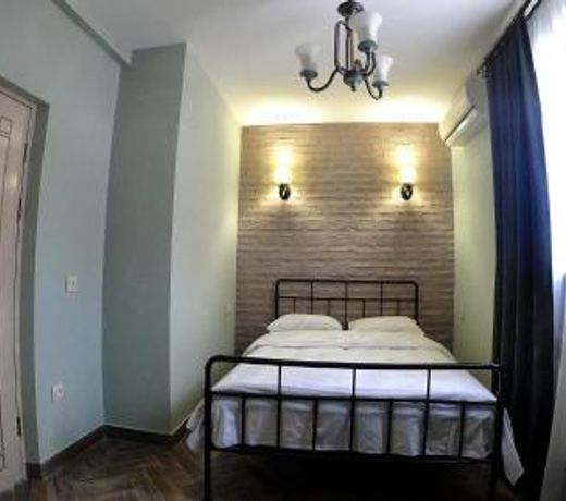 Retro Hostel & Tours