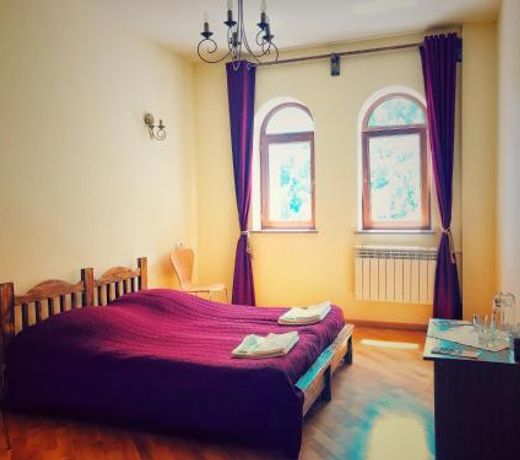 Vanatun Monastery Stay