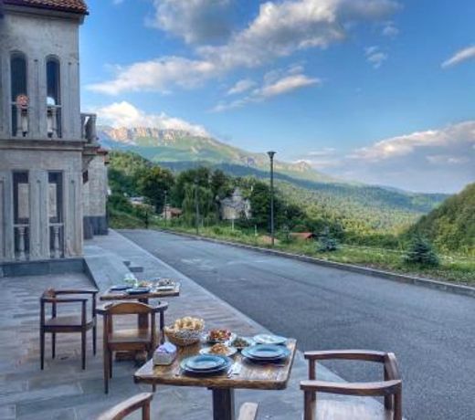 Vanatun Monastery Stay