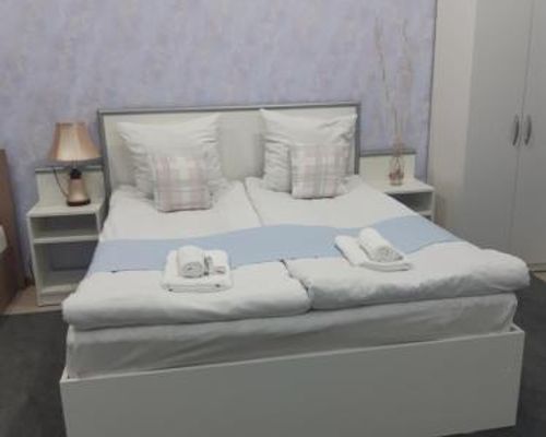 Lind Guest House B&B - Гюмри - фото 17