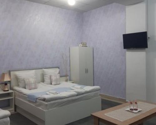 Lind Guest House B&B - Гюмри - фото 19