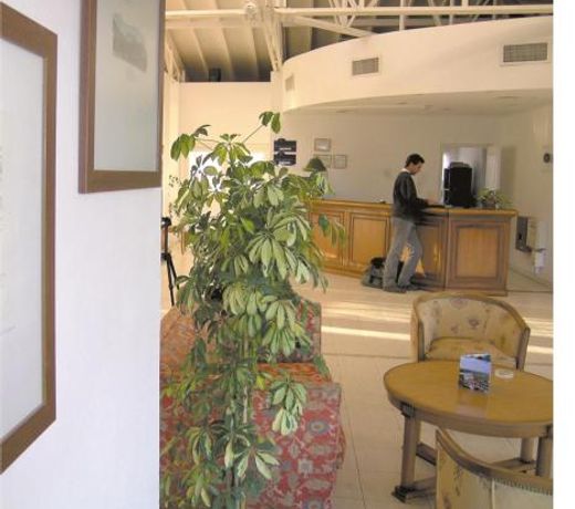 Elegance Hotel