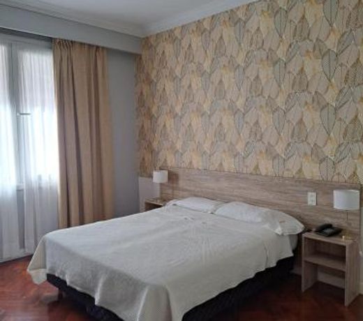 HOTEL REGIS