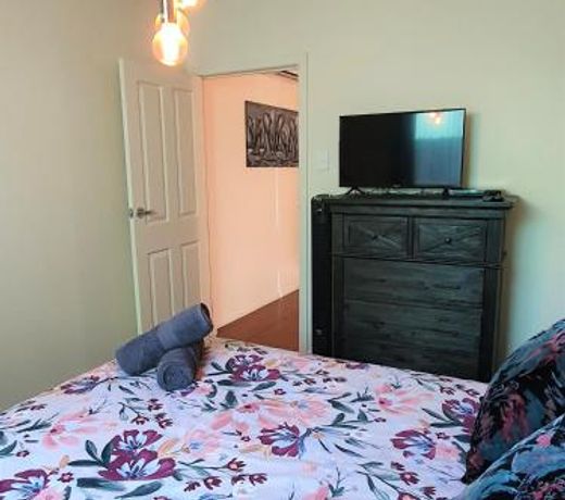 LUXURIOUS Couples Escape, SPA BATH, Netflix, NBN