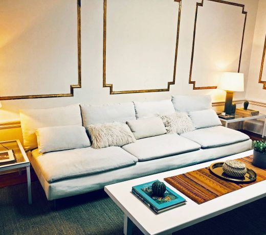 Charming 2 bedroom , in Center of Williamsburg.