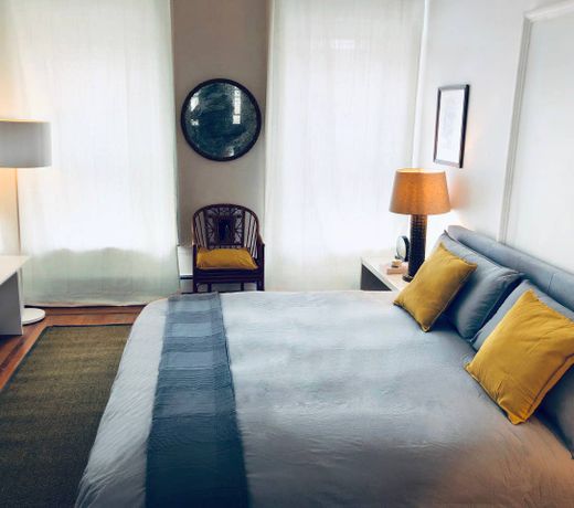 Charming 2 bedroom , in Center of Williamsburg.
