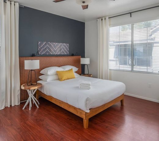 Stylish 2BR Phoenix Apartment #3121 by WanderJaunt