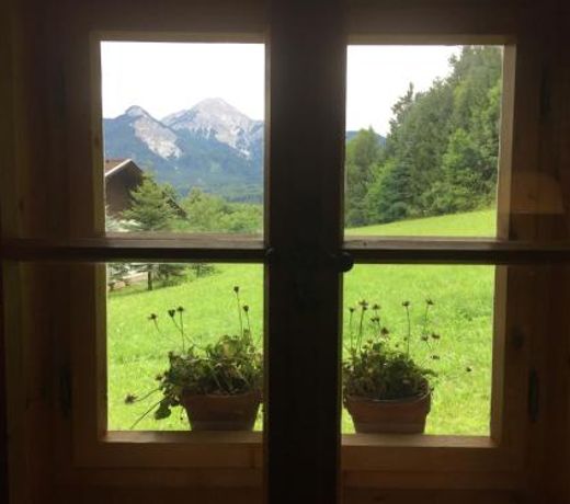 Cozy Log Cabin near Faaker See