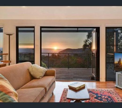 Narrow Neck Views - Peaceful 4 Bedroom Home with Stunning Views!