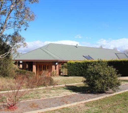 Gundaroo Manor Bed & Breakfast