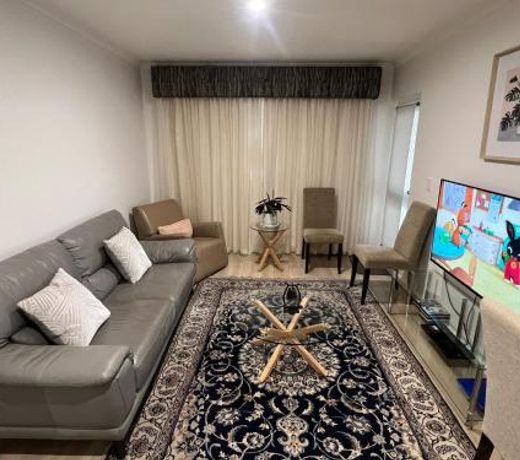 ADELAIDE CBD APARTMENT - 3BR, 2BATH & CARPARK